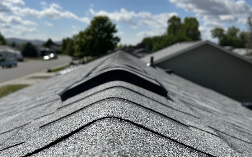 Asphalt Shingles vs Metal Roofing: Which Fits Your Kennewick Home?